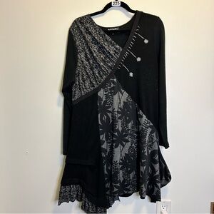 Papillon Dress Boutique - Large